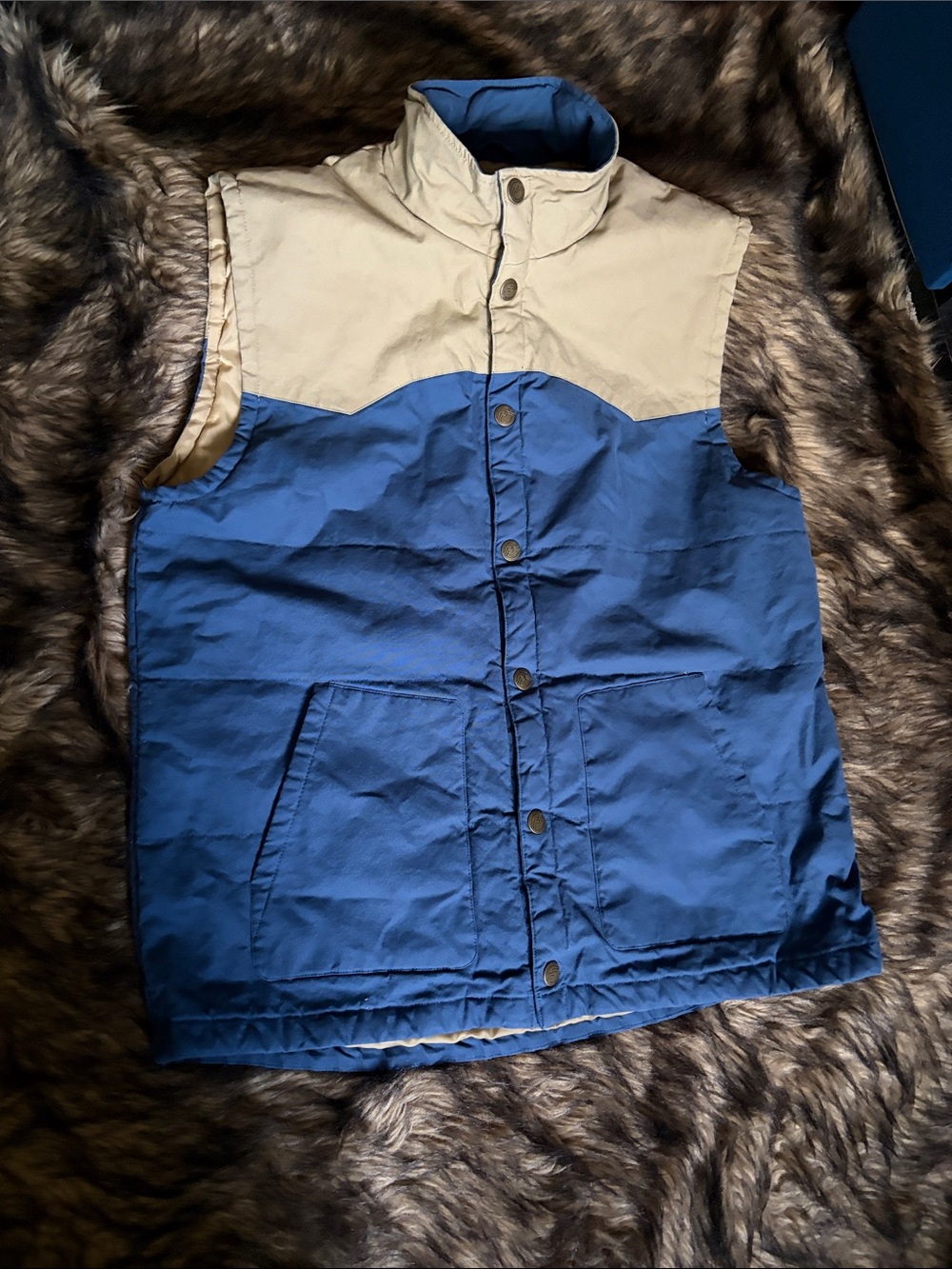 Magellan Outdoors Men's Classic Fit Snap Two Tone Puffer Vest size XL